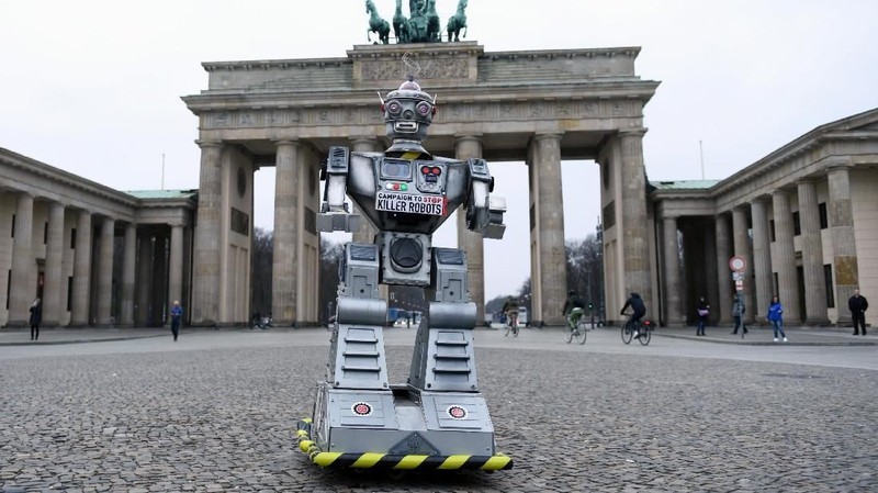 Aktivis dari koalisi organisasi non-pemerintah yang menentang senjata otonom mematikan (robot pembunuh) kembali menyuarakan aksi.