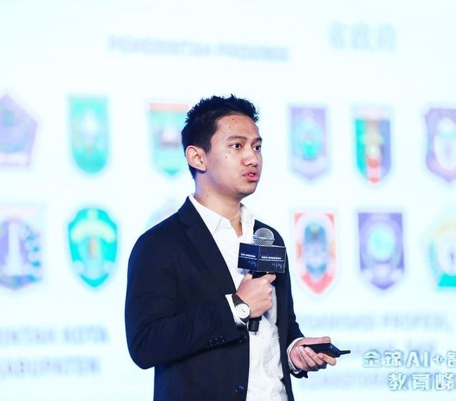 Bos Ruang Guru Pakai Gaji Stafsus Jokowi Buat Ini