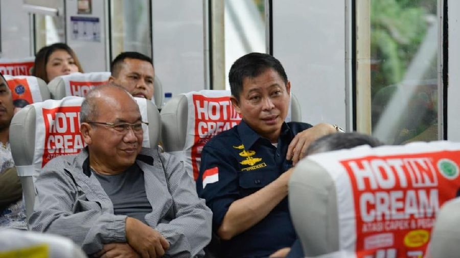 Selama di PT Kereta Api Indonesia, ia sukses membalikkan kerugian Rp 83,5 miliar pada 2008 menjadi keuntungan Rp 154,8 miliar pada 2009.