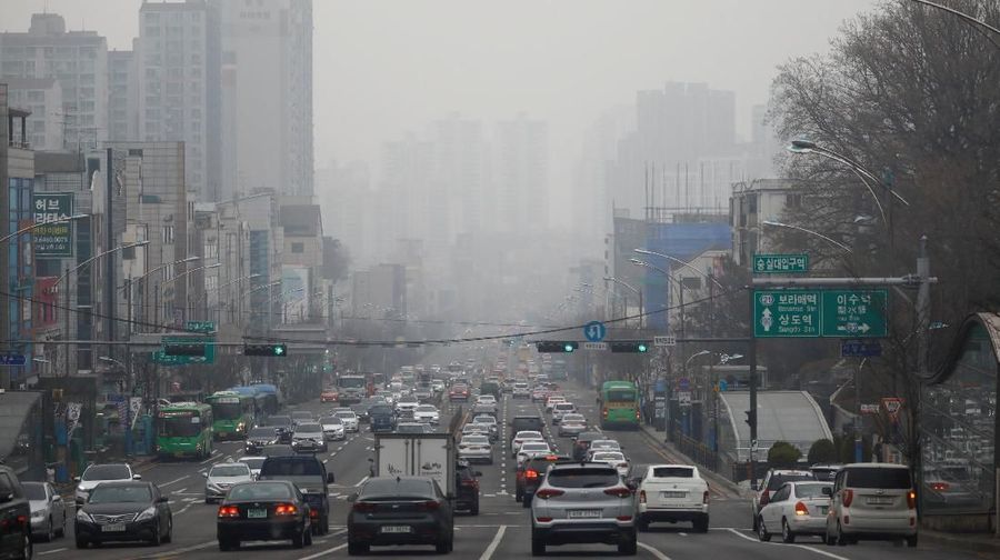 Korea selatan mengalami dampak terparah dalam permasalahan polusi udara, sampai pihak otoritas menyebut situasi tersebut sebagai bencana sosial.