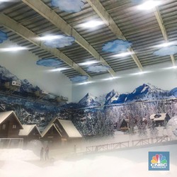 Melancong ke Trans Snow World Bekasi, Bisa Main Apa?