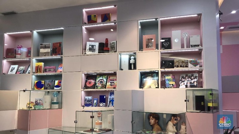 Banyaknya fans K-Pop yang datang ke kantor representatif dari Indonesia SM Entertainment