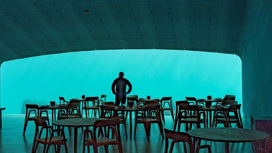 Restoran bawah laut pertama di Eropa yang menyuguhkan sensasi unik dan menegangkan kepada pengunjung.