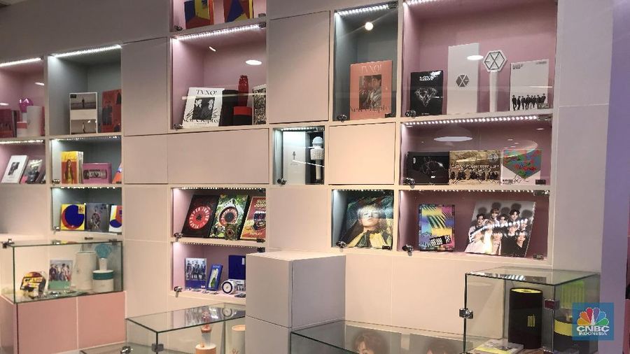 Banyaknya fans K-Pop yang datang ke kantor representatif dari Indonesia SM Entertainment