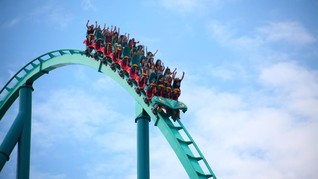 Roller Coaster Tak Berhenti Meluncur, Empat Anak Jadi Korban