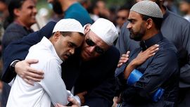 Trauma, Umat Muslim di Christchurch Ragu Salat di Masjid