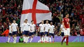 Kemenangan telak 5-0 atas Republik Ceko membuat timnas Inggris untuk sementara memuncaki klasemen Grup A dengan tiga poin. Inggris unggul dua poin atas Montenegro dan Bulgaria. (Reuters/Carl Recine)