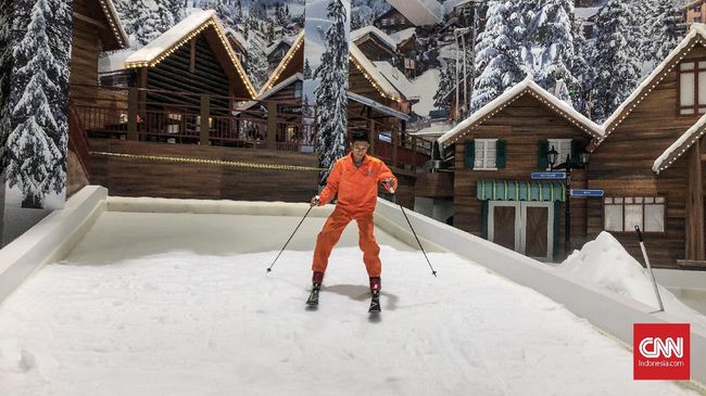 5 Tips Bermain Ski di Trans Snow World Bekasi untuk Pemula - CNN Indonesia