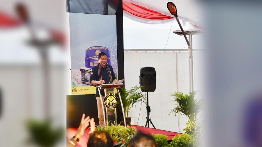 Tahun lalu, ESDM juga menyalurkan paket konverter kit LPG 3 kilogram di 53 Kabupaten/kota dan Lampu Tenaga Surya Hemat Energi (LTSHE) di 16 provinsi.