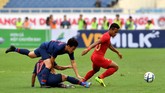 Timnas Indonesia U-23 sempat mengancam pertahanan Thailand di awal babak pertama. Namun, peluang yang didapat Osvaldo Haay gagal membuahkan hasil. (ANTARA FOTO/R. Rekotomo)