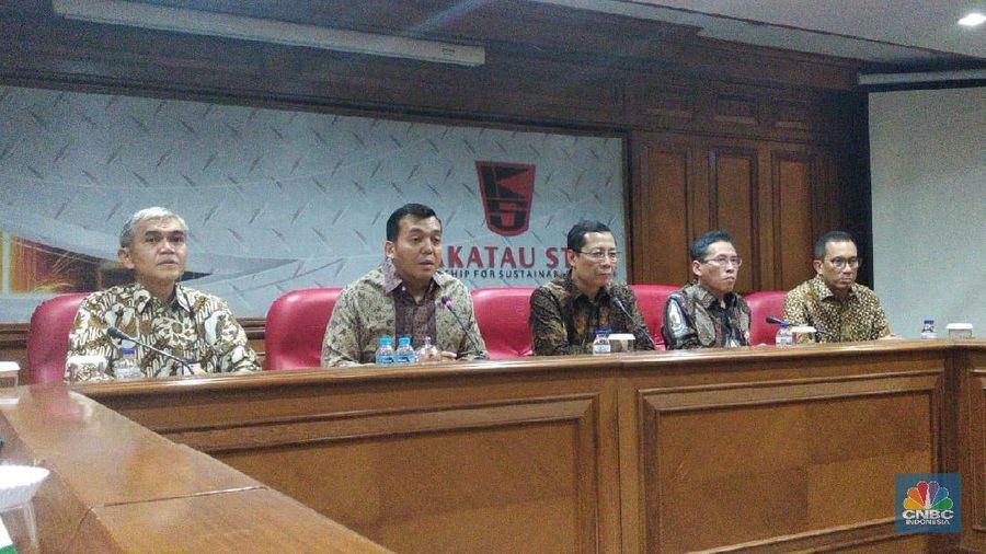 Direksi PT Krakatau Steel (Persero) Tbk (KRAS) buka suara mengenai penangkapan Direktur Teknologi dan Produksi Wisnu Kuncoro oleh KPK.