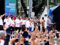 Pesan Jokowi untuk Pengguna MRT: Antre dan Disiplin!