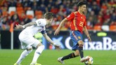 Spanyol sempat unggul 1-0 lewat Rodrigo namun kemudian Norwegia menyamakan kedudukan lewat penalti Joshua King. (REUTERS/Heino Kalis)