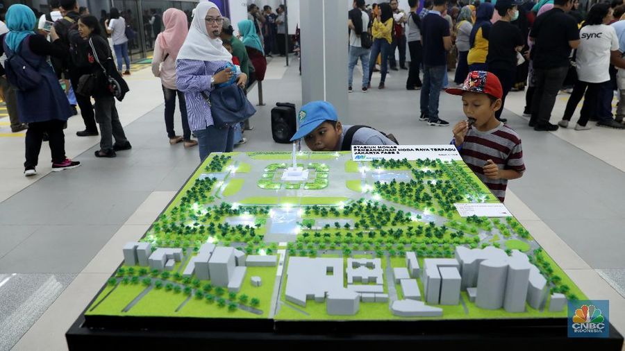 Adanya MRT ini dinilai produktivitas karyawan semakin meningkat karena akan dapat sampai di tempat kerja tepat waktu.