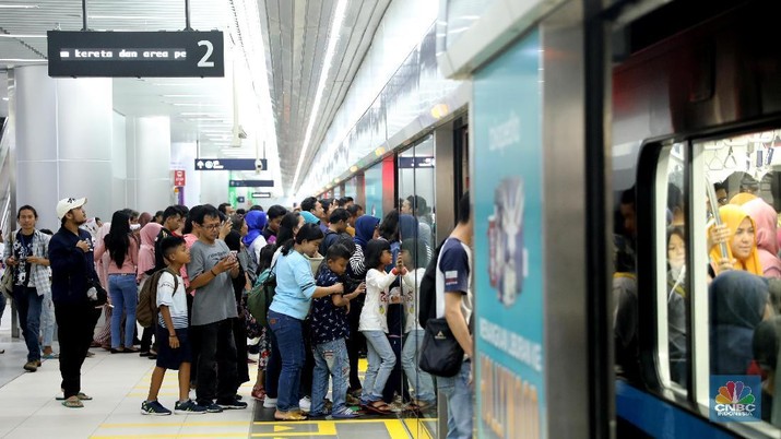 Ini tarif MRT antarstasiun.