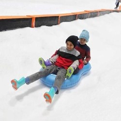 Buat Snowman Sampai Ski, Ini Wahana Salju di Trans Snow World