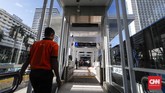 Fasilitas di stasiun MRT yang terintegrasi dengan Halte Bundaran HI dinilai Gubernur DKI Jakarta Anies Baswedan belum ramah bagi kaum disabilitas. Fasilitas untuk disabilitas masih minim. (CNNIndonesia/Safir Makki).
