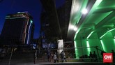 Penutupan tersebut merupakan bagian dari persiapan pengoperasian Moda Raya Terpadu atau MRT akhir Maret mendatang. (CNNIndonesia/Safir Makki)