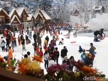 Long Weekend! Serunya Main Salju di Trans Snow World Bekasi