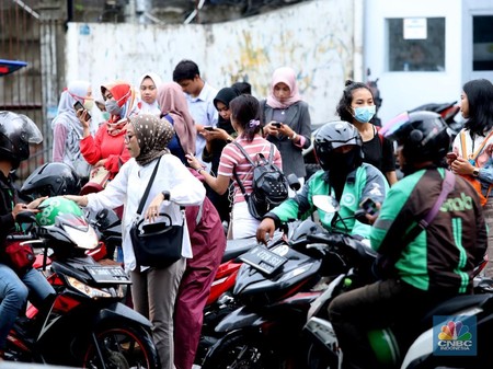 Gojek & Grab Banyak Pesaing di RI, Statusnya Sudah Resmi?