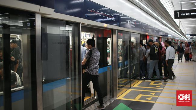 Tarif MRT dan Biaya 'Selangit' Transportasi Publik
