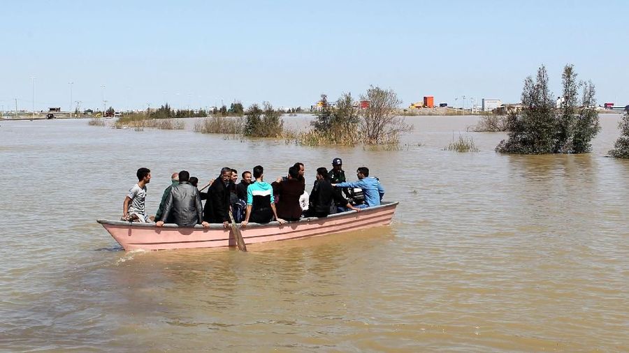 Banjir bandang masih menerjang Iran selatan telah menewaskan sedikitnya 19 orang dan melukai 100 orang