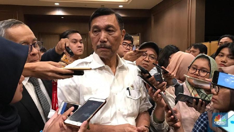 Hubungan antara Indonesia dan Vietnam memanas setelah kapal berbendera Vietnam dengan sengaja menabrakkan diri ke KRI Tjiptadi-381 di Natuna Utara, Sabtu.