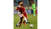 Bek Timnas Indonesia U-23 Nurhidayat Haji Haris. Penyerang Dimas Drajad kemudian menggantikan posisi Riyandi sebagai kiper dan menjadi pahlawan kemenangan Indonesia atas Brunei Darussalam. (ANTARA FOTO/R. Rekotomo)