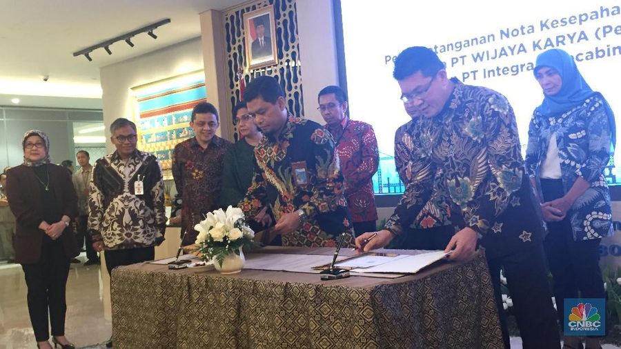 Indonesia EximBank merupakan salah satu lembaga yang memberikan bantuan pembiayaan kepada Grup Duniatex.