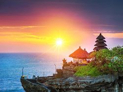 Bali Cocok Jadi Contoh Penerapan Kendaraan Listrik di Indonesia Bali Cocok Jadi Contoh Penerapan Kendaraan Listrik di Indonesia