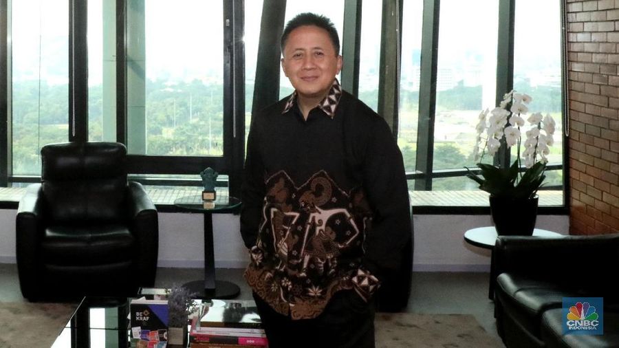 Kepala Badan Ekonomi Kreatif (BEKRAF), Triawan Munaf saat ditemui di kantornya (²©²ÊÍøÕ¾/Muhammad Sabki)
