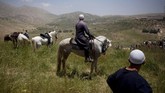 Dataran Tinggi Golan adalah wilayah strategis yang memisahkan Israel dan Suriah. Di sana menjadi salah satu pusat pertanian dan kawasan latihan militer Israel. (AP Photo/Oded Balilty, File)