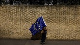 Uni Eropa sudah menyatakan membolehkan Brexit diundur, tetapi Inggris harus siap dengan konsekuensinya. (REUTERS/Kevin Coombs)