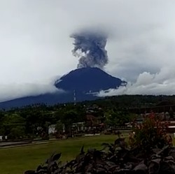 Gunung Agung Masih Level Siaga, Zona Bahaya di Radius 4 KM
