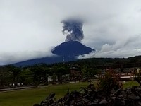 Gunung Agung Masih Level Siaga, Zona Bahaya di Radius 4 KM