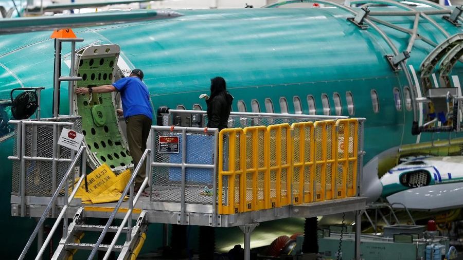 Boeing Co mengembangkan perbaikan perangkat lunak yang dinamakan Maneuvering Characteristics Augmentation System (MCAS) pada pesawat 737 Max-nya.