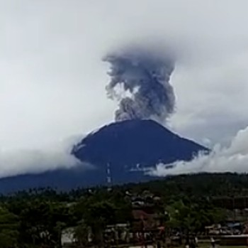 Takjub, Begini Megah dan Cantiknya Gunung Berapi di Indonesia