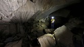 Yoav Negev adalah sosok yang bertanggung jawab terhadap rampungnya pemetaan Gua Malham. (REUTERS/Nir Elias)