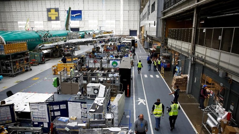 Boeing Co mengembangkan perbaikan perangkat lunak yang dinamakan Maneuvering Characteristics Augmentation System (MCAS) pada pesawat 737 Max-nya.