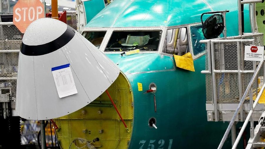 Boeing Co mengembangkan perbaikan perangkat lunak yang dinamakan Maneuvering Characteristics Augmentation System (MCAS) pada pesawat 737 Max-nya.