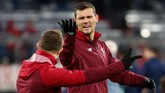 Tiga raksasa Serie A Napoli, AC Milan dan AS Roma dikabarkan Daily Mirror menjadikan bek Liverpool Dejan Lovren sebagai incaran utama musim depan. (REUTERS/Michael Dalder)