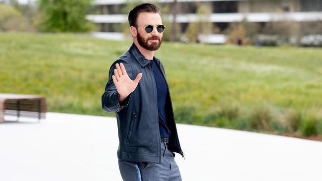 Chris Evans Beri Isyarat Pensiun Jadi 'Captain America'