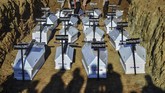 Korban tewas paling banyak ada di Kabupaten Jayapura di mana ada 105 orang tewas. Sementara di Kota Jayapura tercatat ada 7 orang tewas. (AP Photo/Barce Rumkabu)