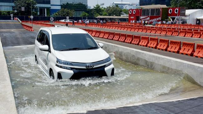 Kemenhub Bangun Kolam Air Pengujian Mobil Listrik Tahun Depan