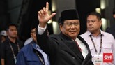 Calon presiden nomor urut 02 Prabowo Subianto tiba di arena debat keempat pemilihan presiden (Pilpres) 2019 yang berlangsung di Hotel Shangri-La, Jakarta, 30 Maret 2019. Debat keempat capres kali ini membahas tema ideologi, pemerintahan, pertahanan dan keamanan, serta hubungan internasional. CNN Indonesia/Hesti Rika