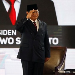Prabowo Ingin Dongkrak Tax Ratio 16% dan Naikkan Gaji PNS