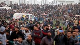Warga Palestina di Tepi Barat dan Jalur Gaza memperingati setahun aksi unjuk rasa Gerakan Kembali ke Tanah Air (Great March of Return) pada Sabtu (30/3) lalu. (REUTERS/Mohamad Torokman)