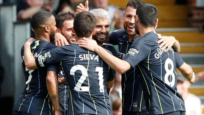 Tekuk Fulham, Man City Geser Liverpool dari Puncak Klasemen