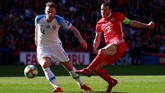 Seperti disebut Sunday Mirror, Inter Milan diyakini siap melipatgandakan gaji Milan Skriniar (kiri) agar sang pemain tidak tergoda rayuan Manchester City, Manchester United, Chelsea, dan Liverpool. (Action Images via Reuters/Andrew Couldridge)