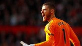 David de Gea menjadi pemain yang laku di bursa transfer. Sun menyebutkan Paris Saint-Germain menjadi peminat kiper asal Spanyol tersebut, sementara Sunday Times mengabarkan Real Madrid dan Juventus mengikuti perkembangan mantan kiper Atletico Madrid itu. (Action Images via Reuters/Jason Cairnduff)